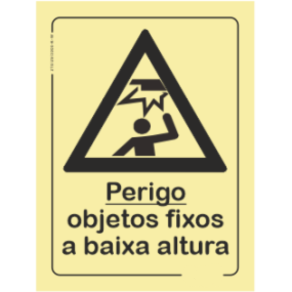 Perigo - "Perigo objetos fixos a baixa altura"