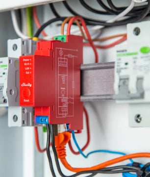 Módulo para calha DIN c/ 1 relé e medição de energia para automação Z-Wave™