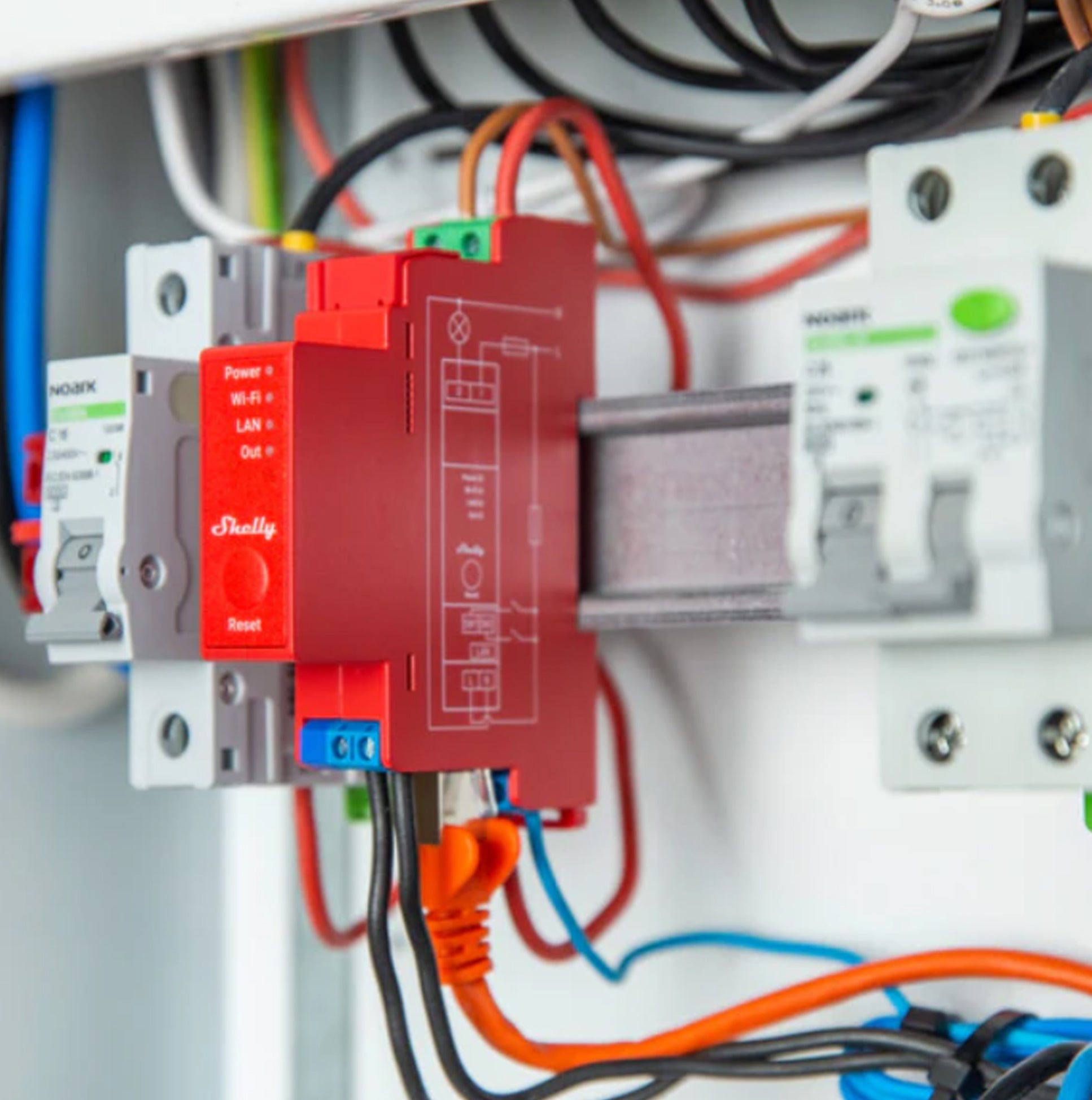 Módulo para calha DIN c/ 1 relé e medição de energia para automação Z-Wave™